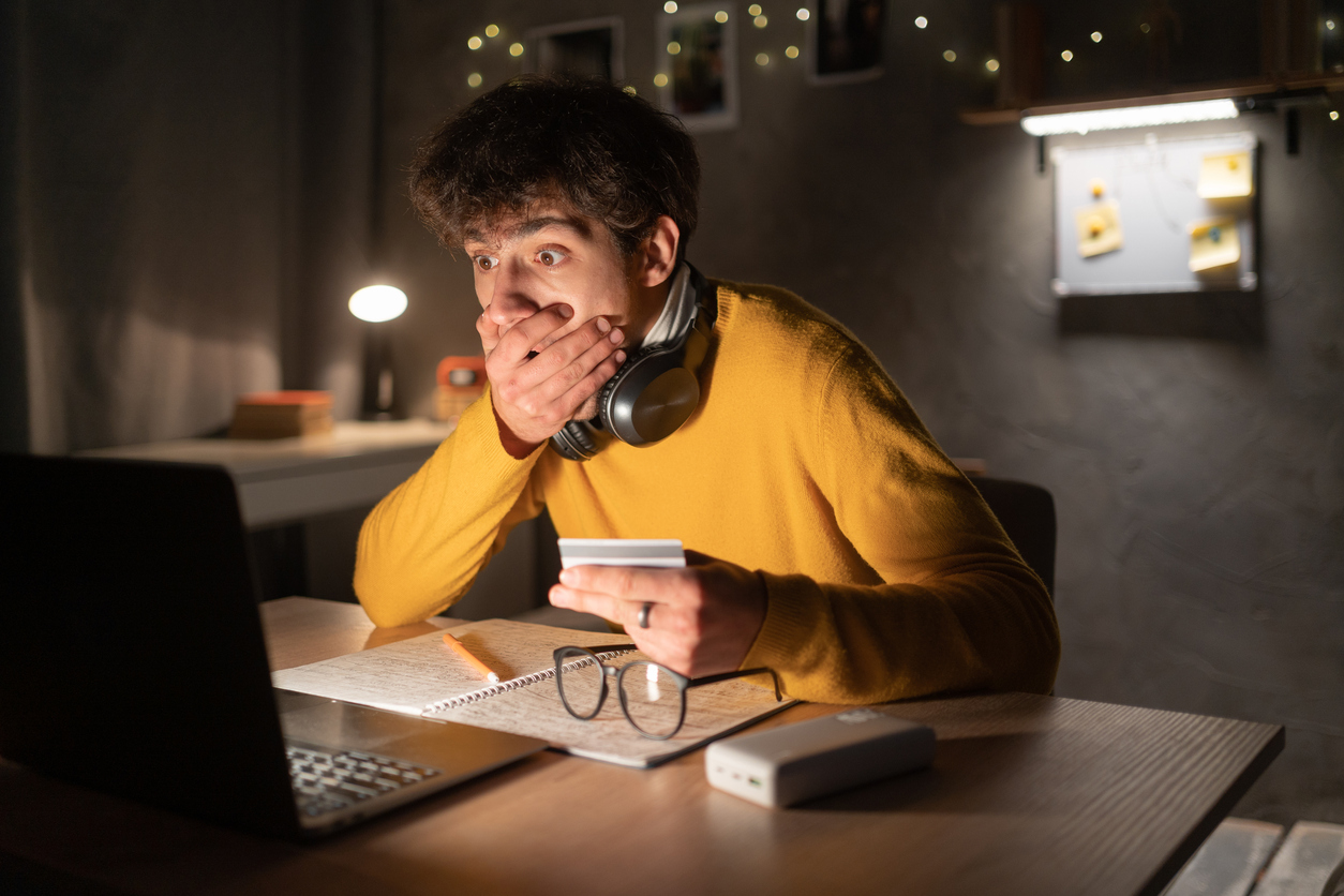 Cómo administrar el dinero durante la época universitaria